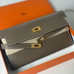 Hermès Taupe Leather Clutch